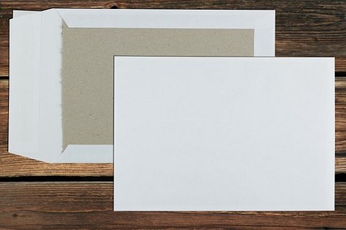 Briefumschläge DIN B5 weiss ohne Fenster mit Papprückwand